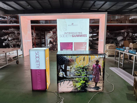 Arch - type Trade Show Design on A Booth gives Exhibit an Amazing Exhibition Appearance