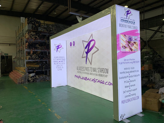 Arch - style trade show design on a booth gives Energy Exposition an amazing exhibition appearance