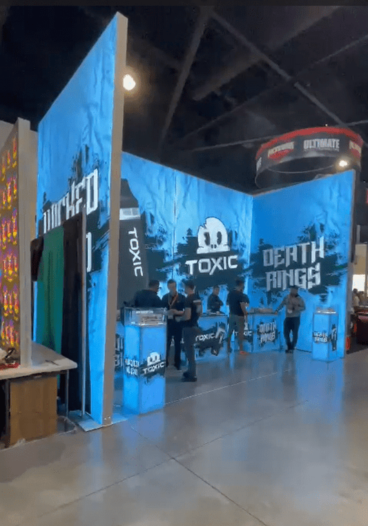 Unique Small Trade Show Booth Design Ideas With 15ft Height Free Standing Fabric Lightbox And Unique Acrylic Showcases