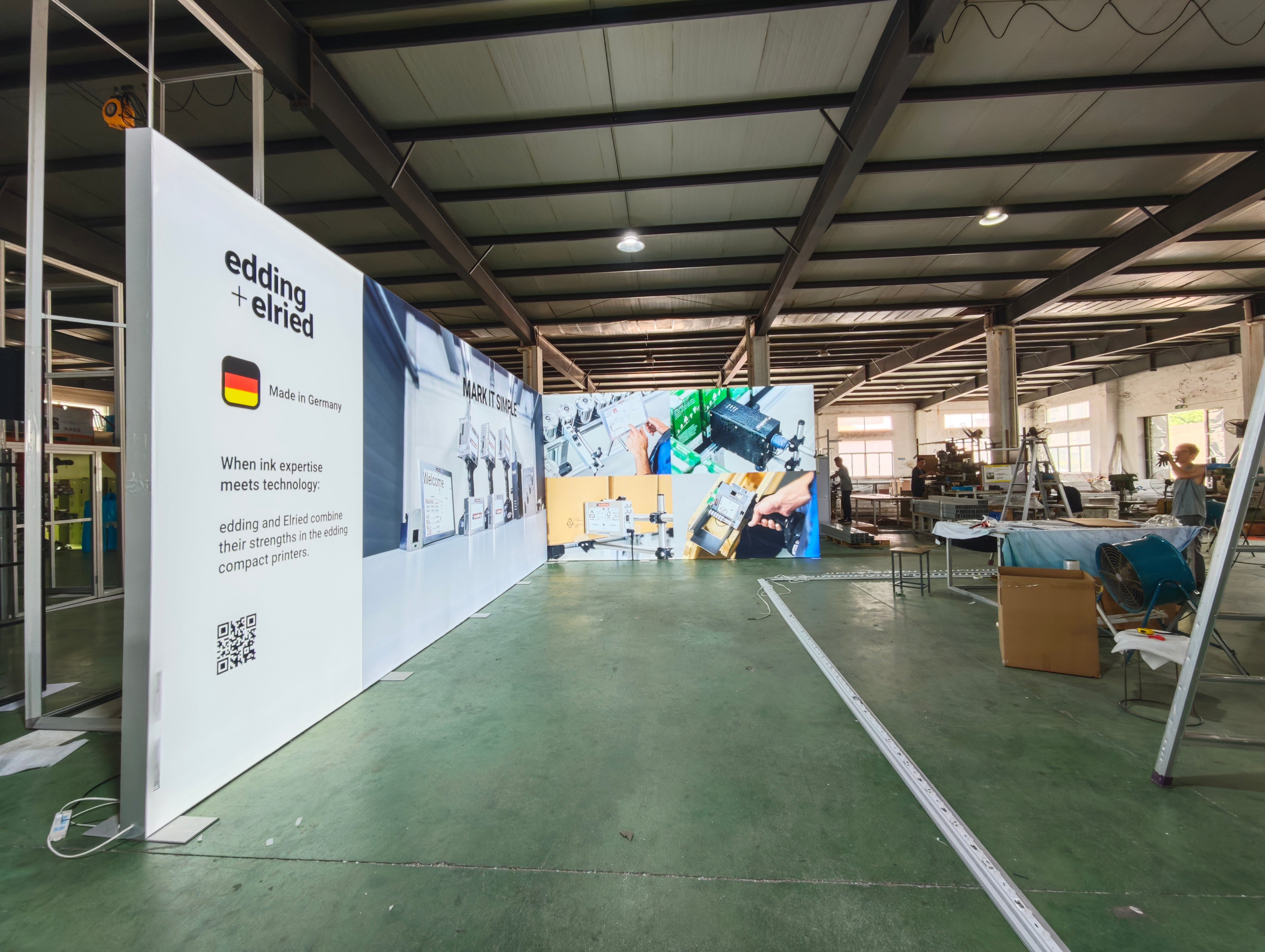 10x20 L type trade show booth