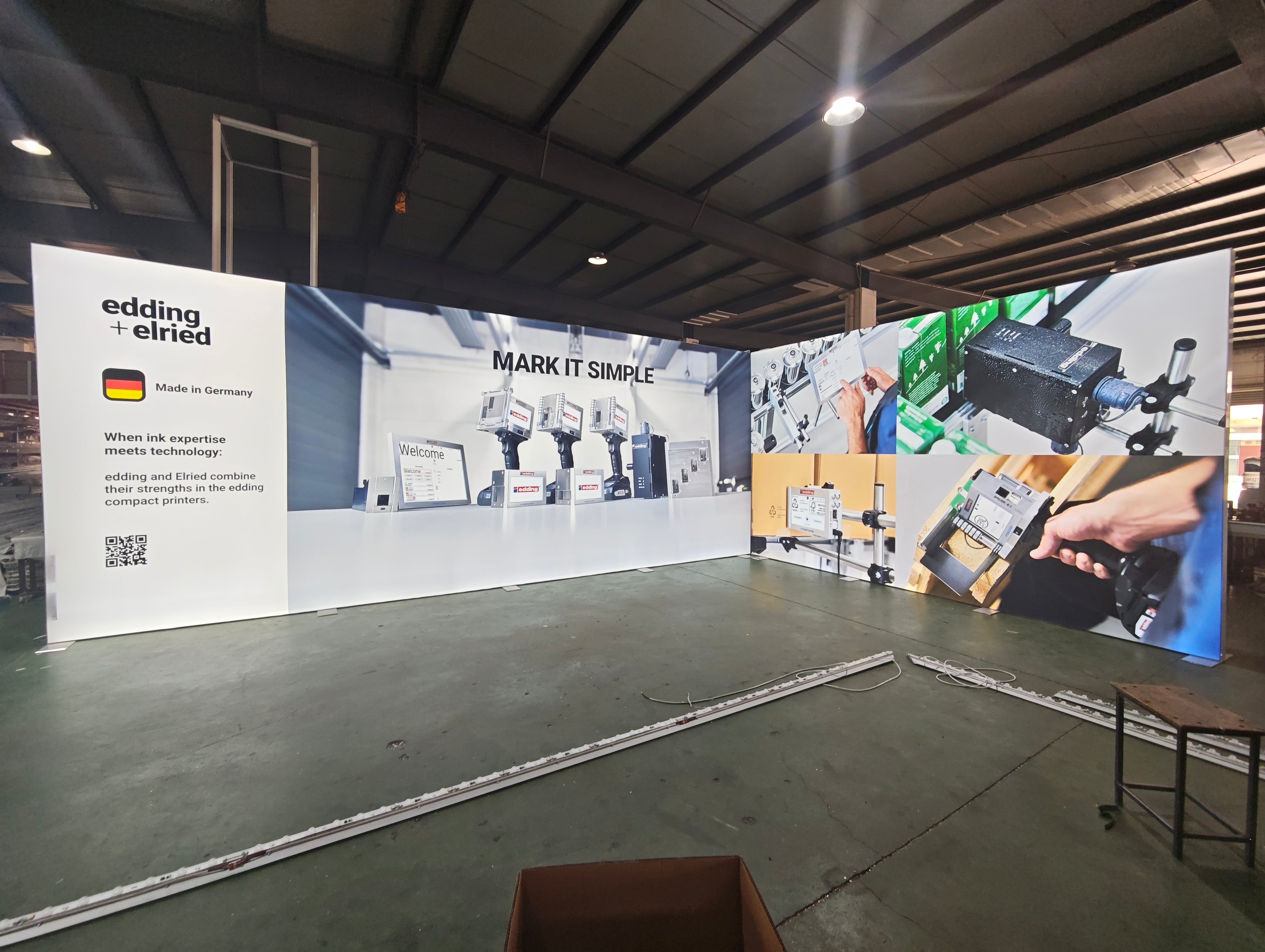 10x20 L type trade show booth