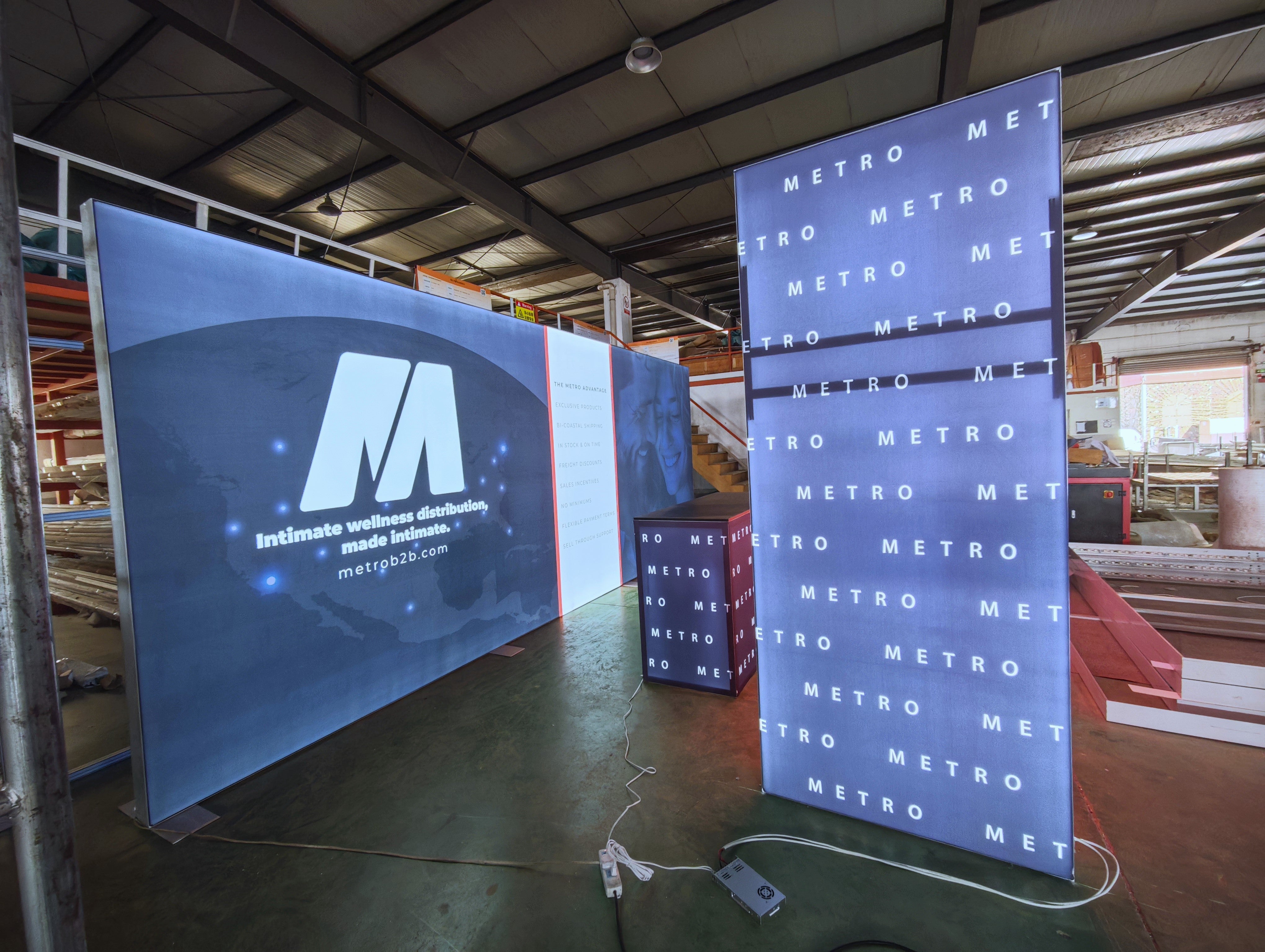 20x20 Backlit Walls with Shelves Stands