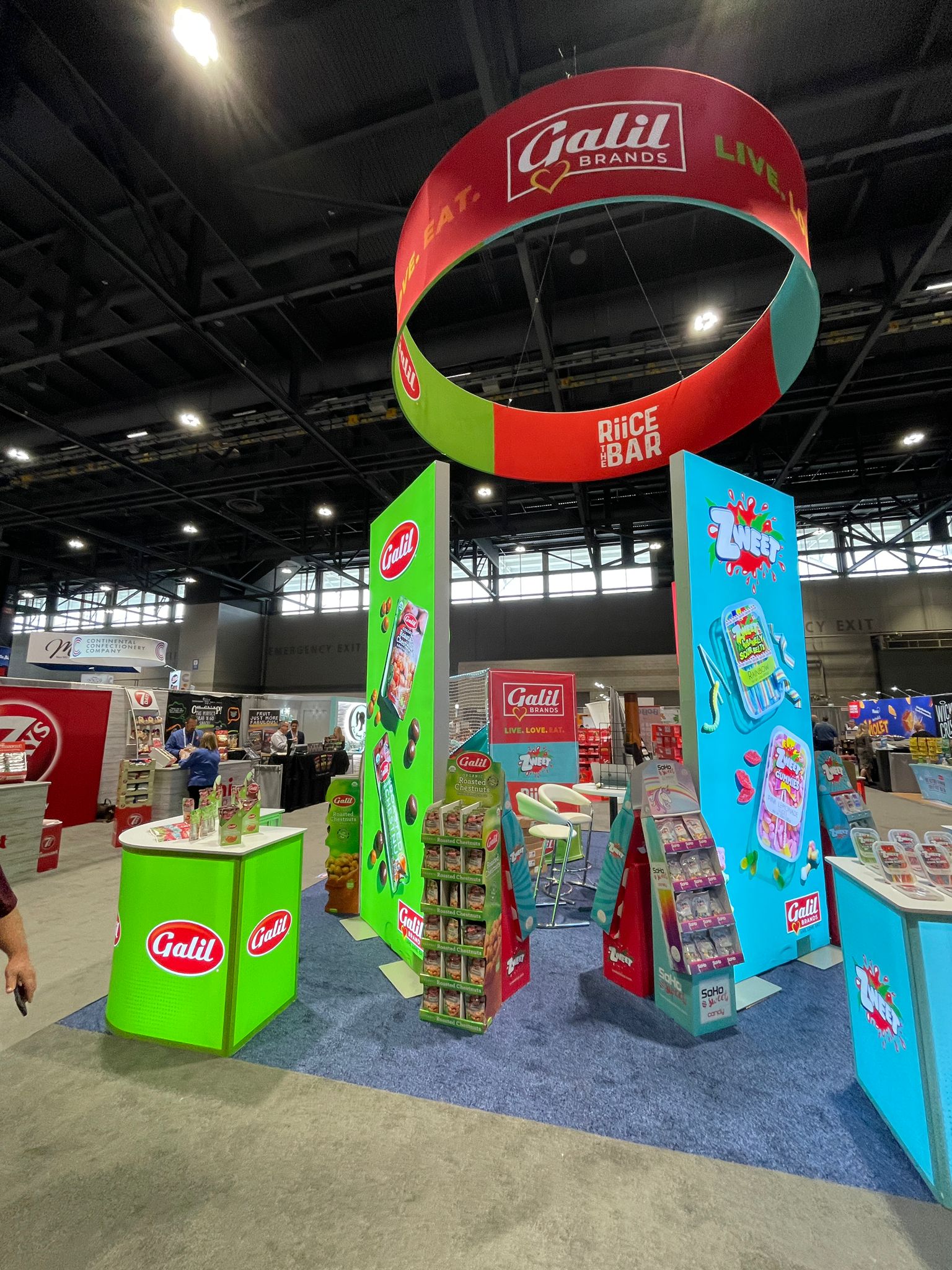 Product Exhibit Customizable Backlit Trade Show Exhibition Stand Design With Curved ...