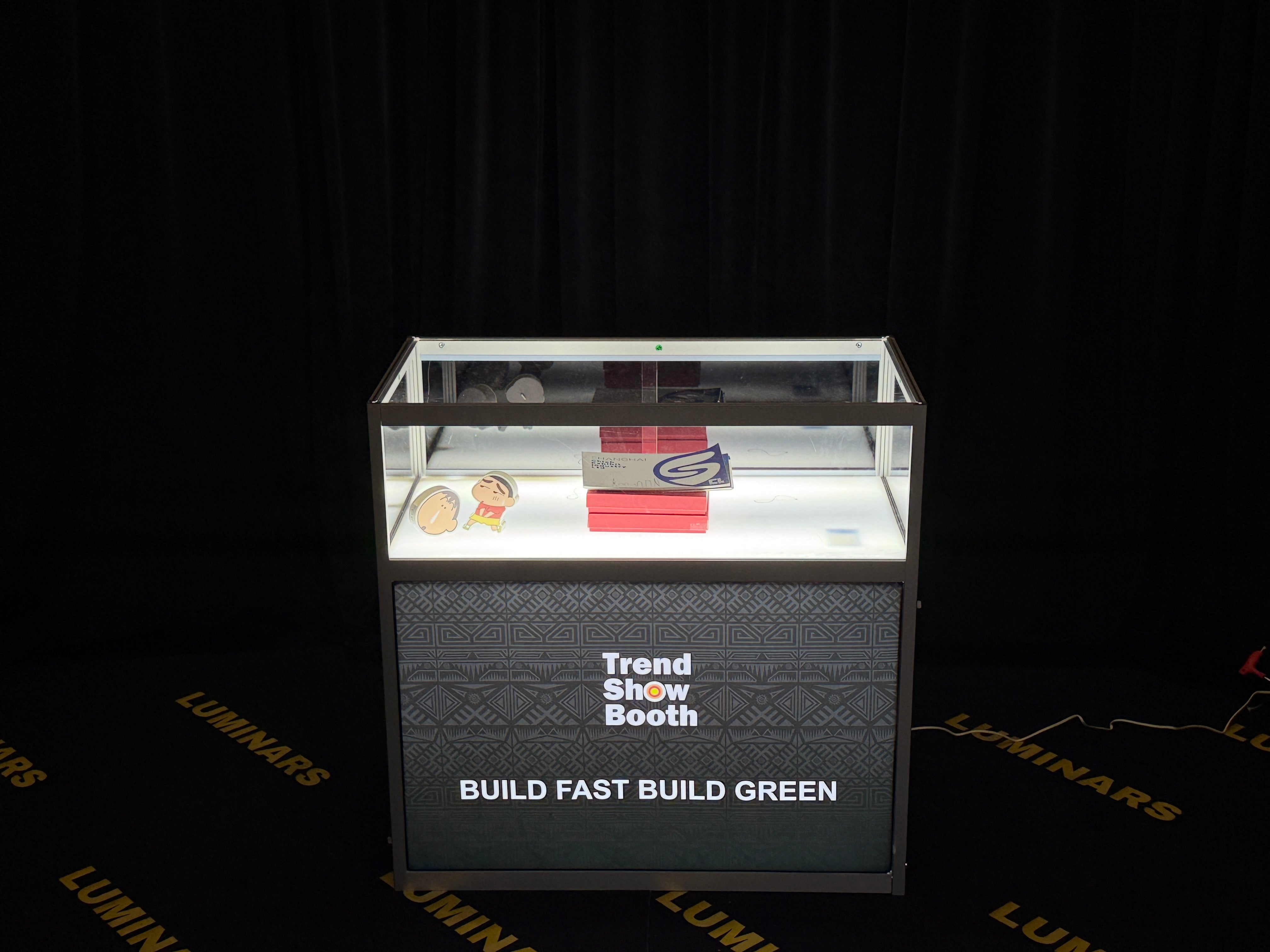 Backlit Showcase with Acrylic Top – Easy Setup Display Solution