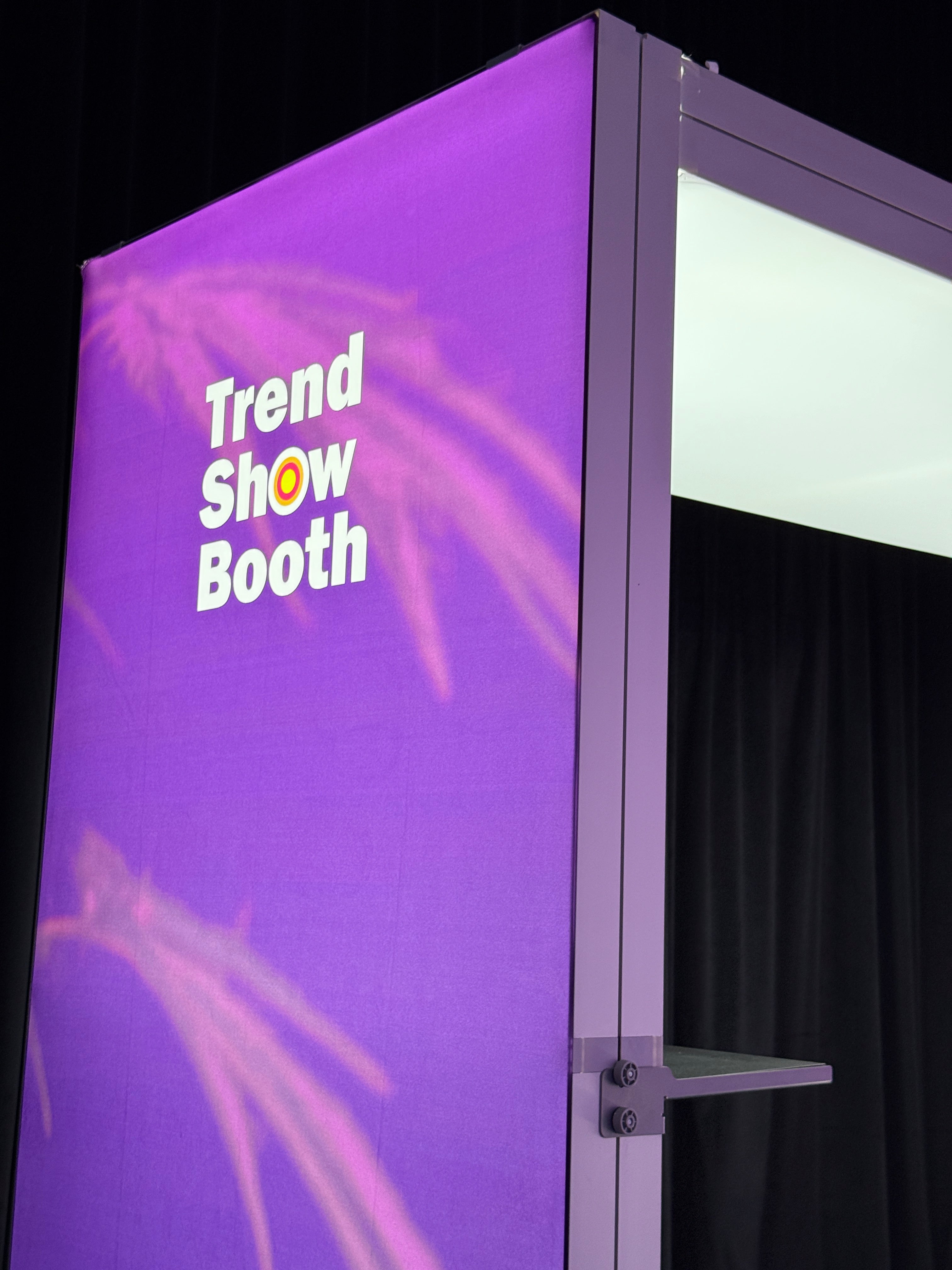 10×10 Portable Backlit Arch Booth with Showcase & Carry Bags