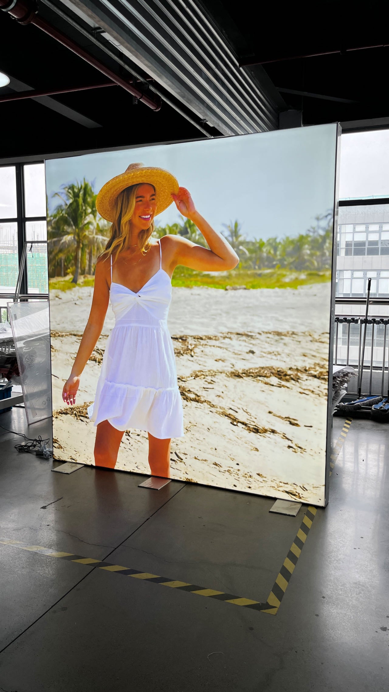 Free Standing Type 8ftX8ft Fabric Lightbox For Exhibition And Brand Retail Shops Use