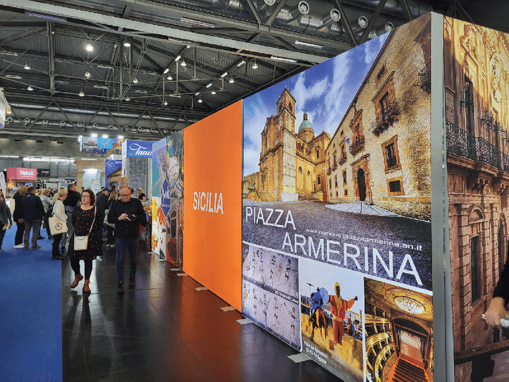 trade-show-booth-_ IAAPA